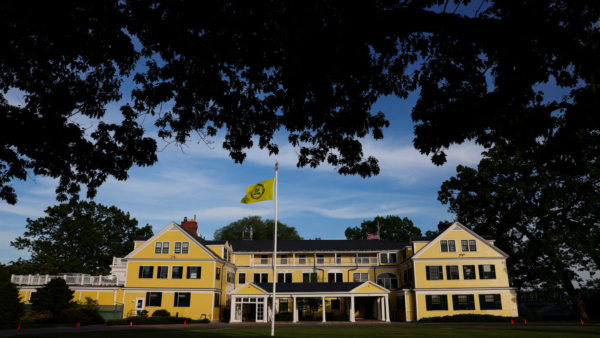 The Country Club: MGS Battles Brookline