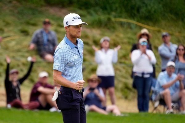 Zalatoris, Fitzpatrick emerge on wild day at Open