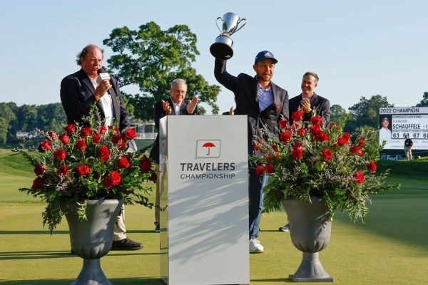 Schauffele wins Travelers as Theegala falters on 18