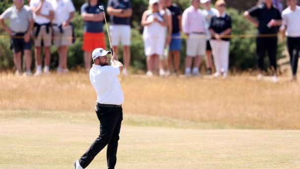 Watch Shane Lowry do the improbable on consecutive holes at The Open