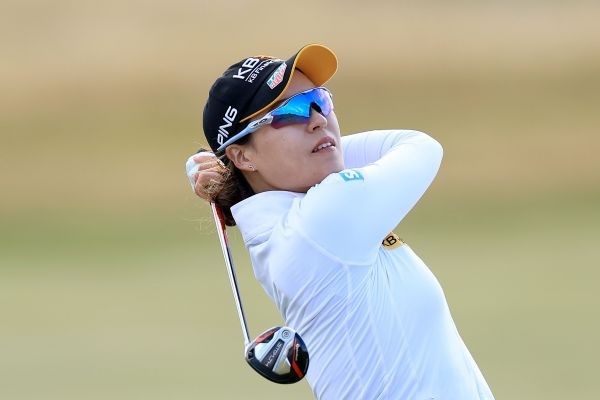 Chun takes halfway lead at Women's Open