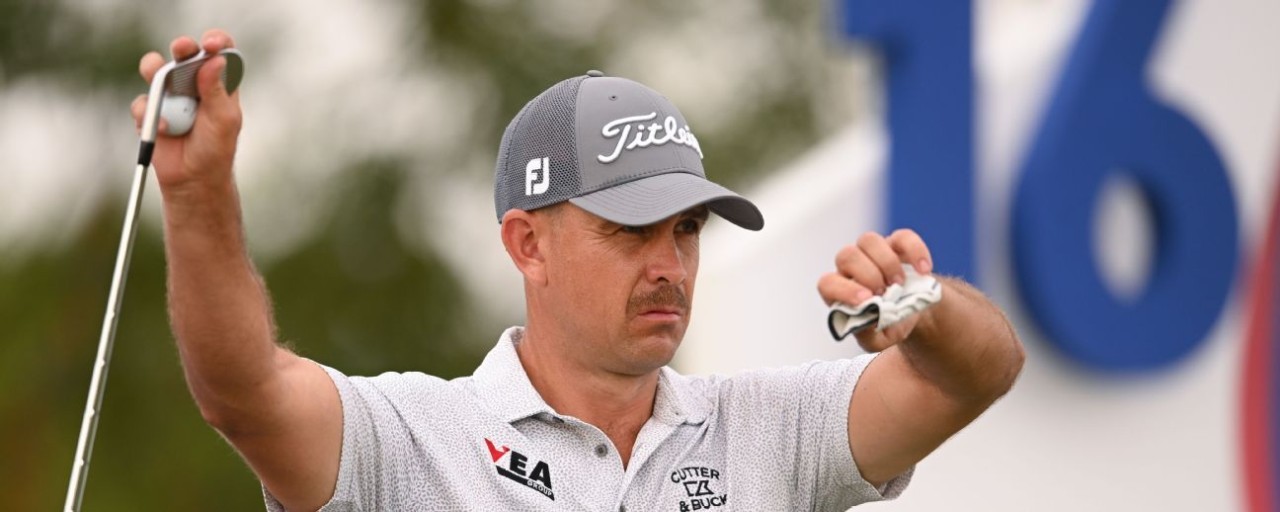 De Jager leads Czech Masters after day one