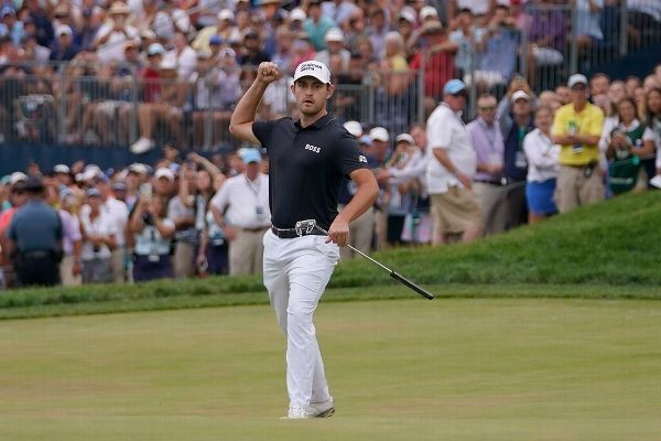 Defending Tour champ Cantlay wins BMW again