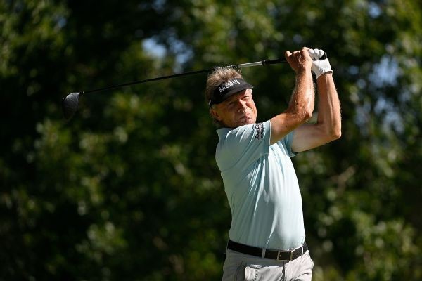 Langer beats age again to lead in Boca Raton