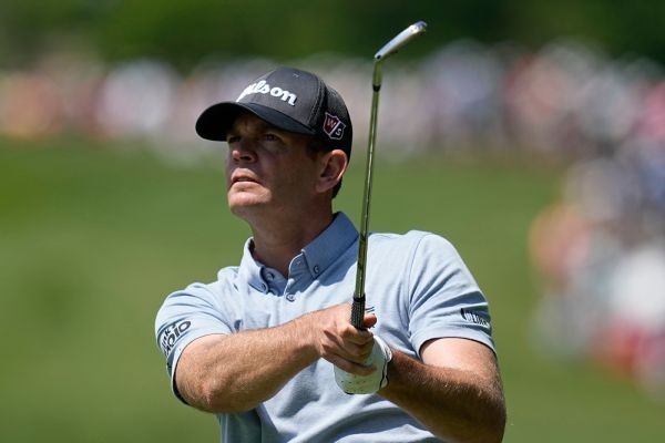 Steele takes 1-shot lead at Zozo Championship