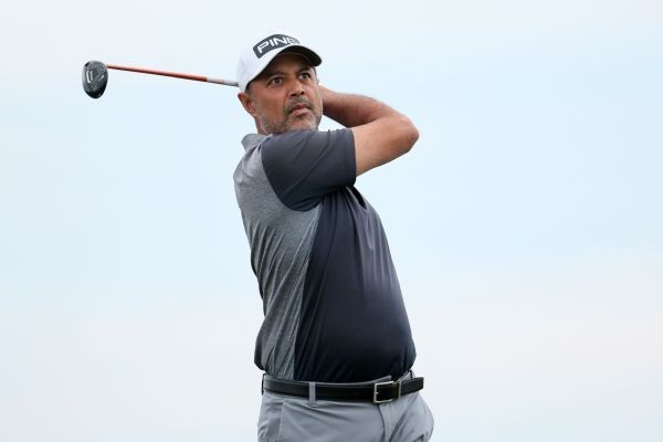 Late alternate Atwal one shot off lead in Bermuda