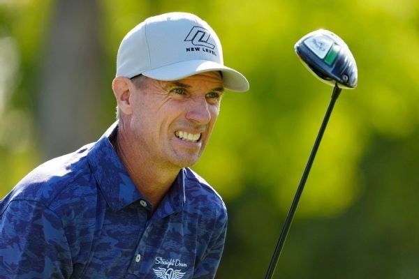 Alker retains Schwab lead after bogey-free 64