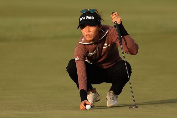 Ko leads LPGA finale by 5 shots at halfway mark