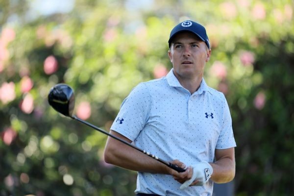 Spieth goes from Sony Open lead to missing cut