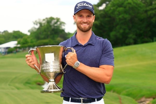 Emotional Clark earns 1st PGA win at Wells Fargo