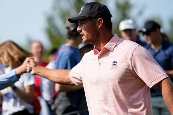 Bryson breaks out to lead PGA Championship