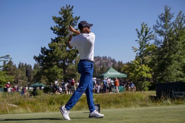 Steph Curry leads Tahoe golf event after fast start