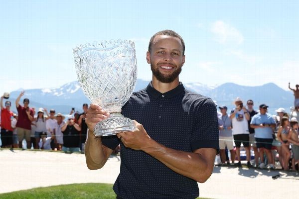 Steph clinches celeb golf event with eagle on 18