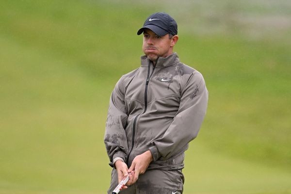 Rory unable to make up gap on 'just hard' day