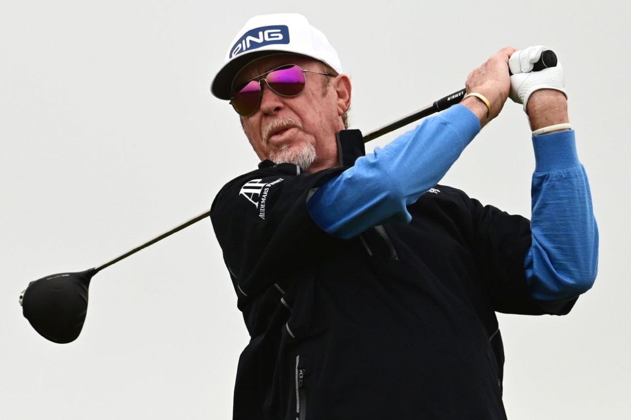 Jimenez shoots 66 for early lead at Senior Open