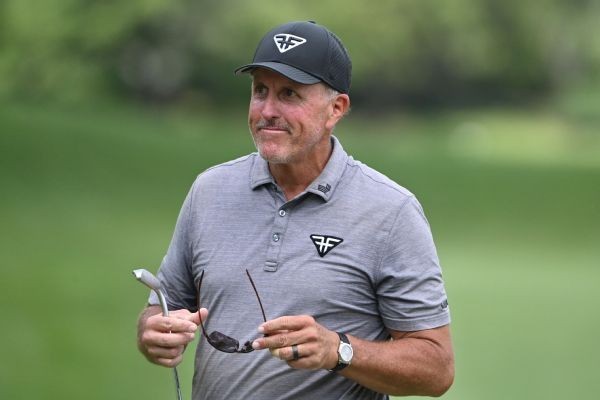 Mickelson mulls role in LIV Golf amid dip in form