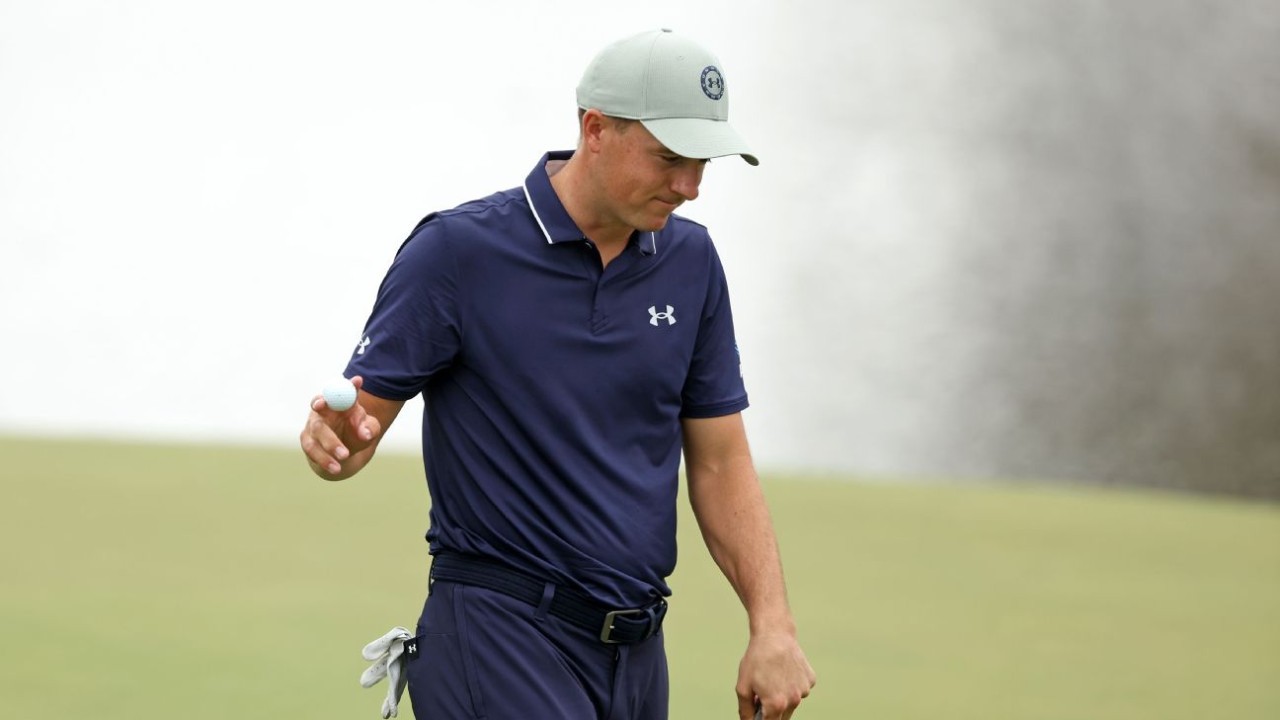 Clean card: Spieth grabs lead at sloppy St. Jude