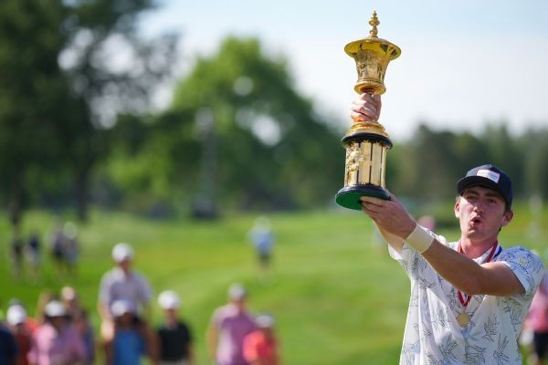 Dunlap matches Tiger feat with U.S. Amateur title