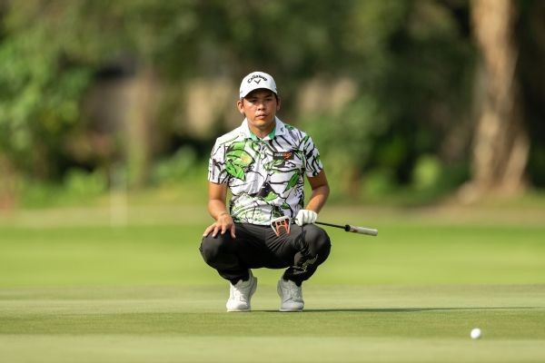 Khongwatmai takes 1-shot lead in Hong Kong