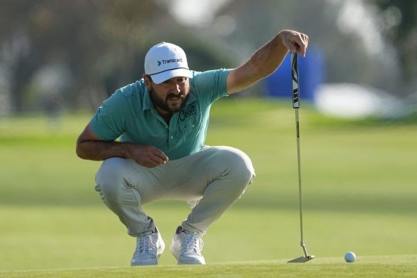 Jaeger grabs Farmers lead with final-hole eagle