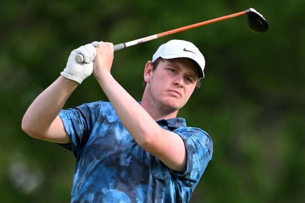 MacIntyre eagles 17th, has 4-shot lead in Canada