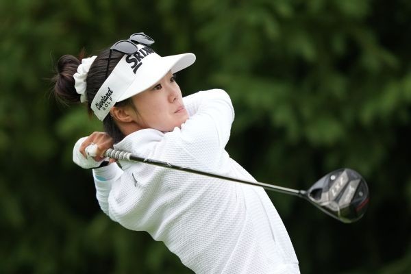 Grace Kim's ace lifts team to share of Dow lead