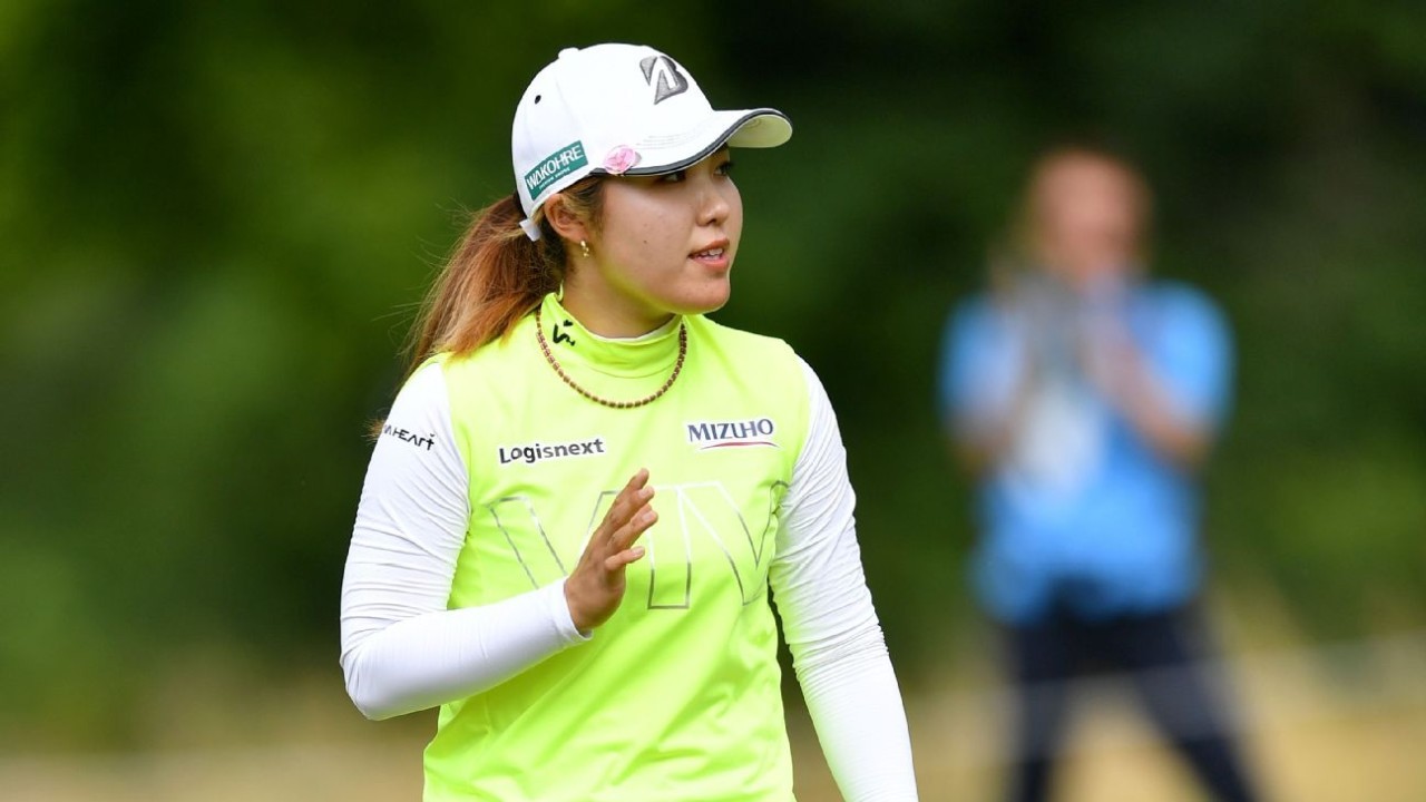 Japan's Furue leads Evian; rain suspends round