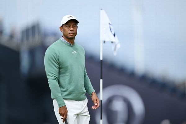 Tiger preps for Open with 18-hole practice round